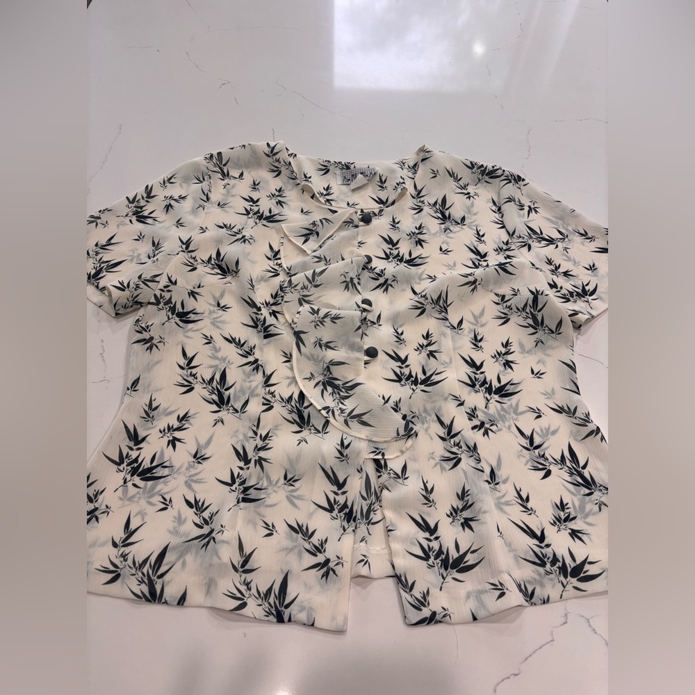 Anna vintage Cream Leaf Print Blouse size XL